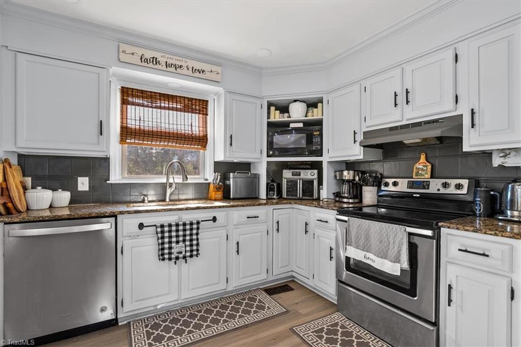 2107 Hunters Ridge Drive Pleasant Garden, NC 27313 - Photo 10 of 28