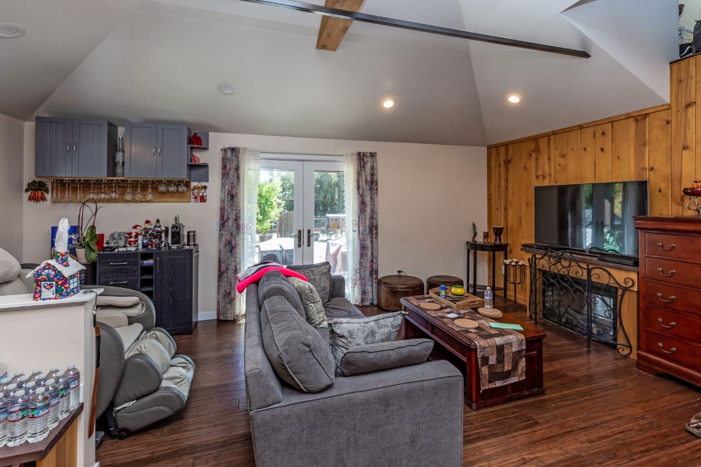25255 Apple Hill Road Los Gatos, CA 95033 - Photo 36 of 47 a living room with furniture and a flat screen tv