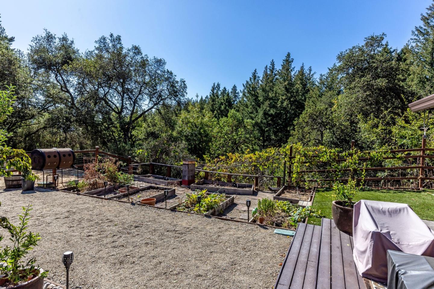 25255 Apple Hill Road Los Gatos, CA 95033 - Photo 43 of 47 a view of a terrace with sitting area