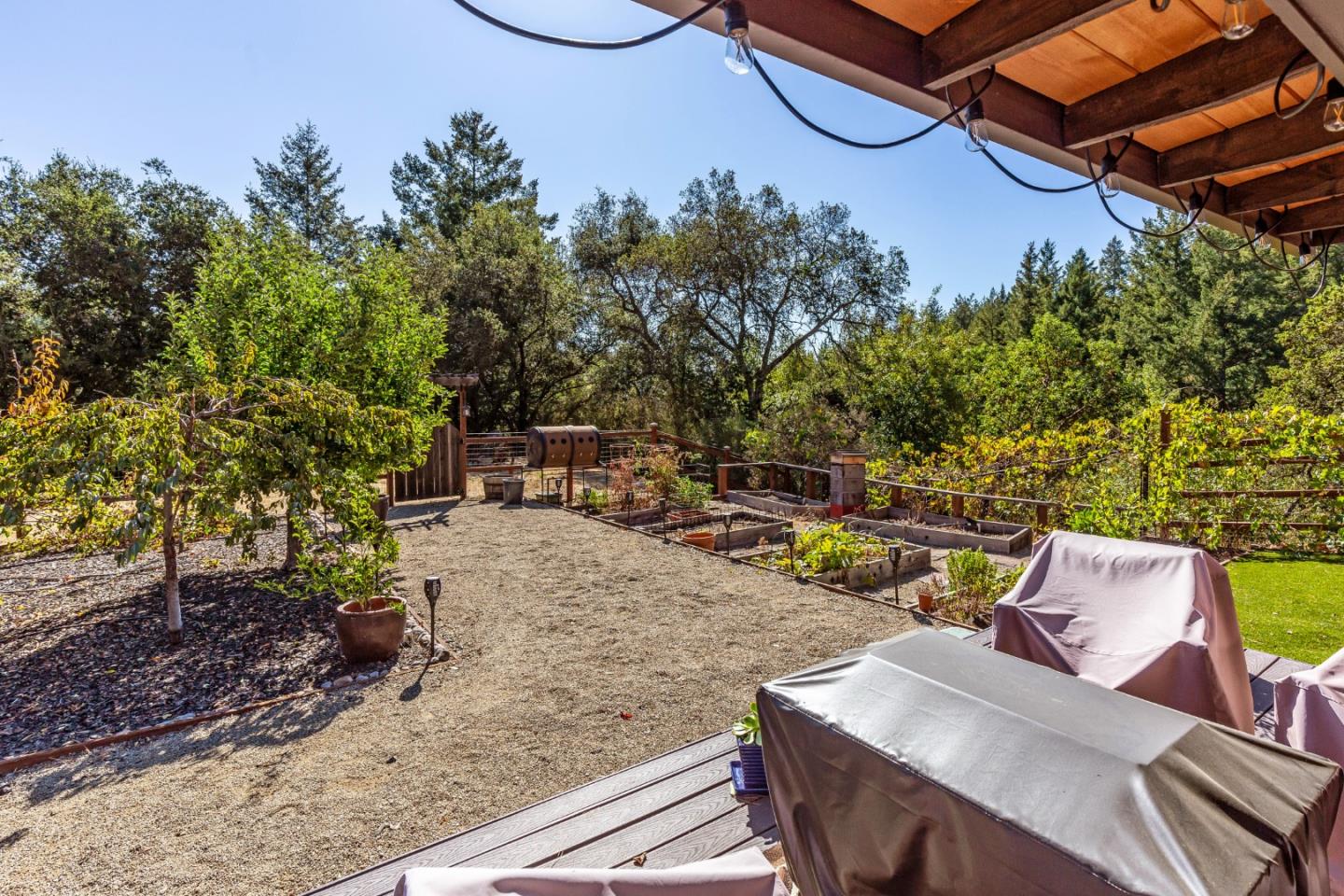 25255 Apple Hill Road Los Gatos, CA 95033 - Photo 46 of 47 a view of a backyard with sitting area