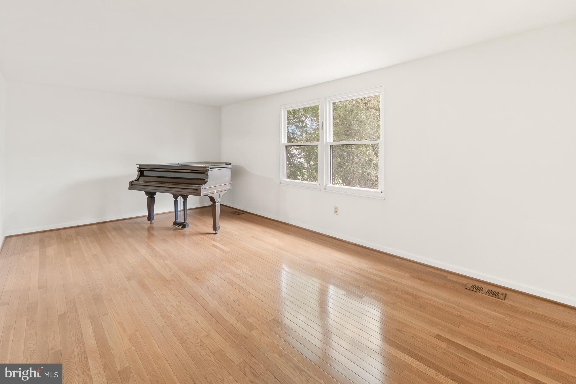 17565 Kohlhoss Road Poolesville, MD 20837 - Photo 16 of 39