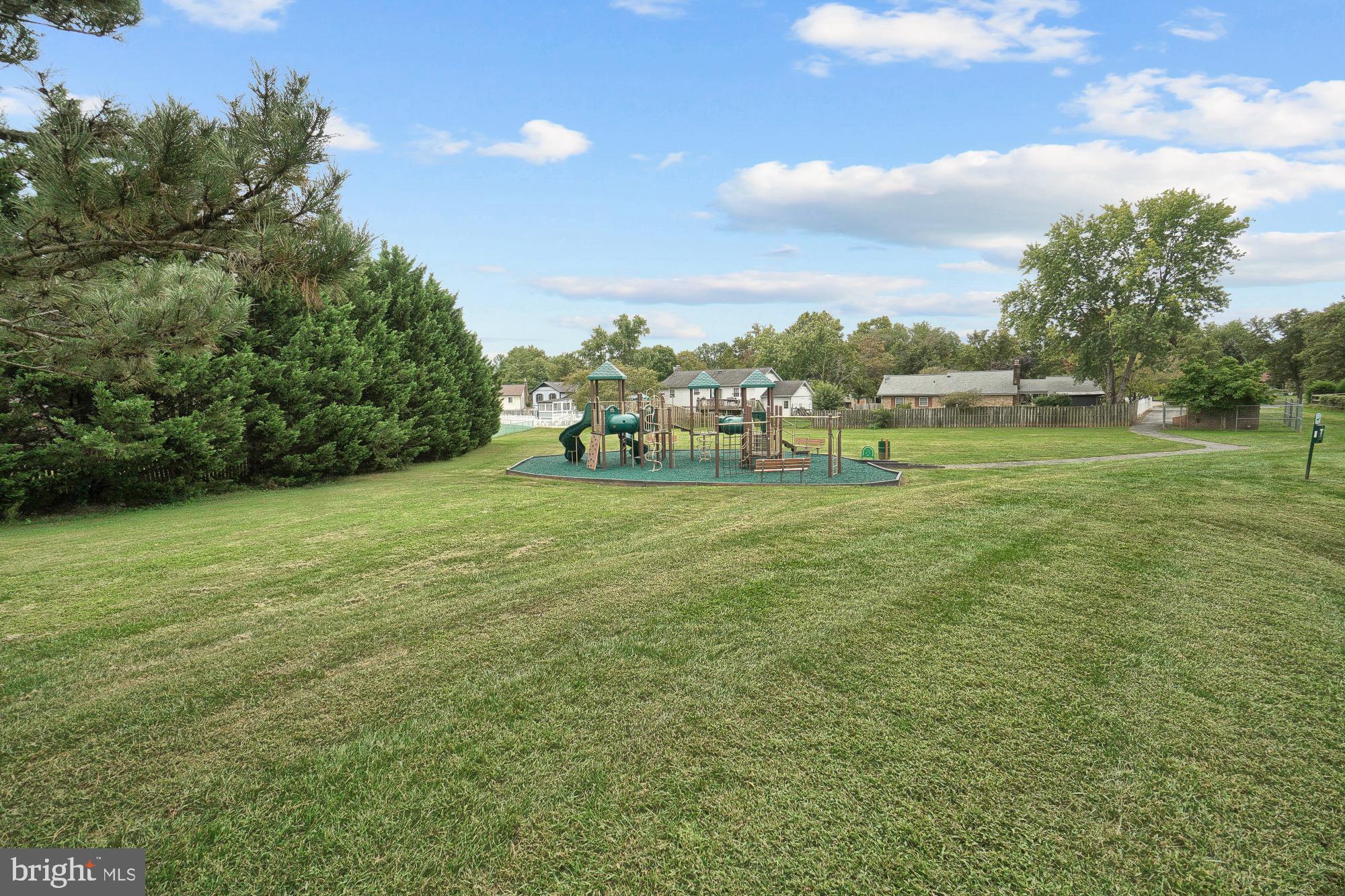 17565 Kohlhoss Road Poolesville, MD 20837 - Photo 5 of 39