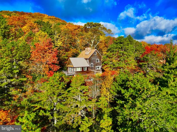 $435,000 | 483 The High Road, Franklin, WV 26807