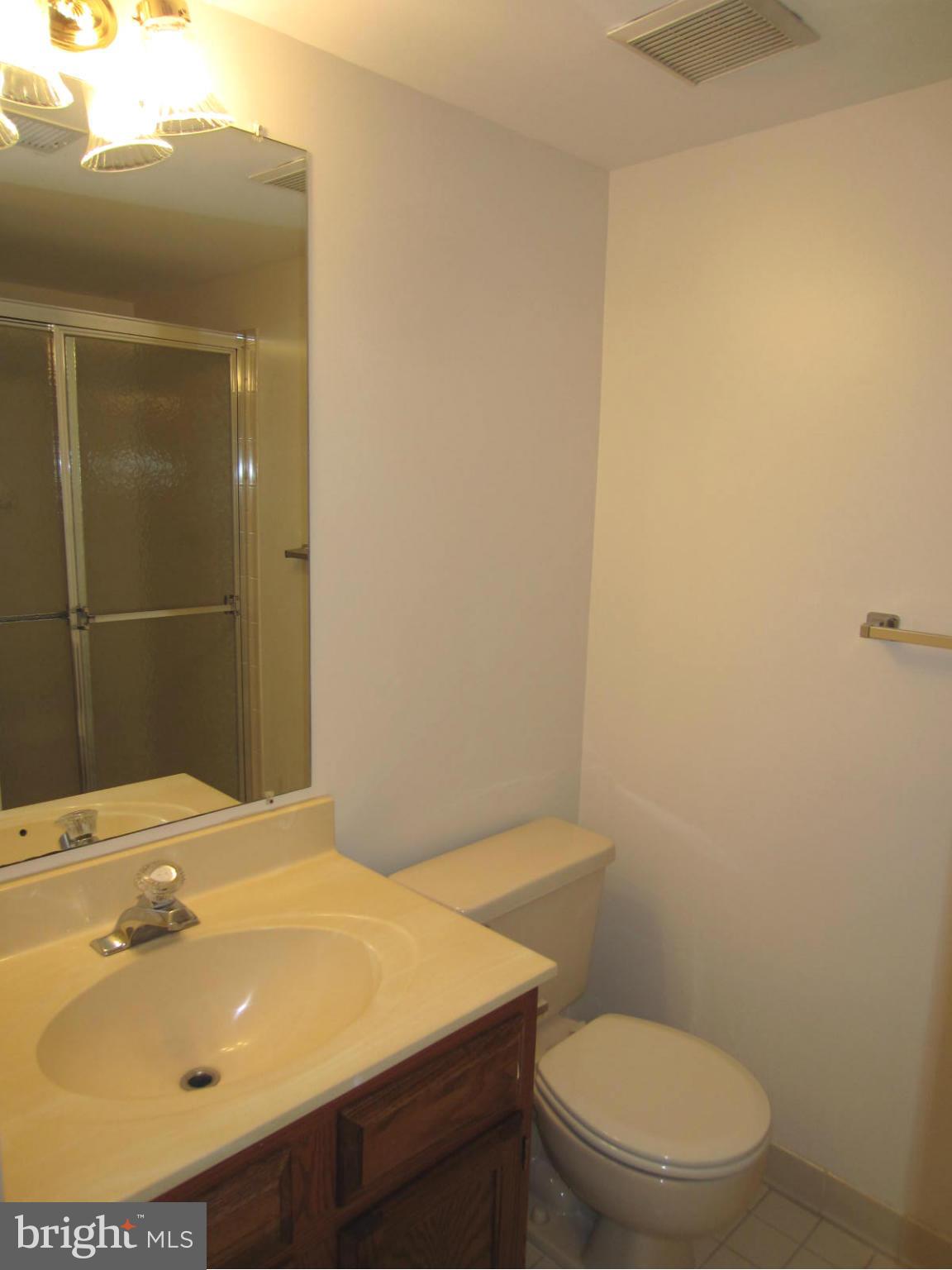 6504 Castine Lane Springfield, VA 22150 - Photo 22 of 29 Bath