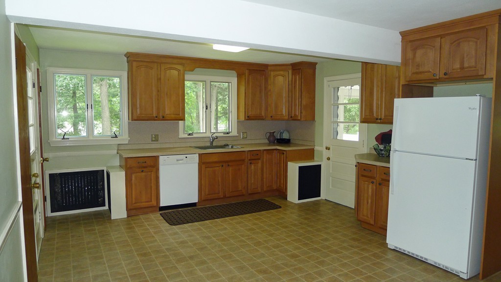 271 Newton Road Springfield, MA 01118 - Photo 11 of 30