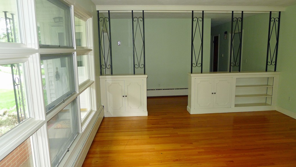 271 Newton Road Springfield, MA 01118 - Photo 4 of 30