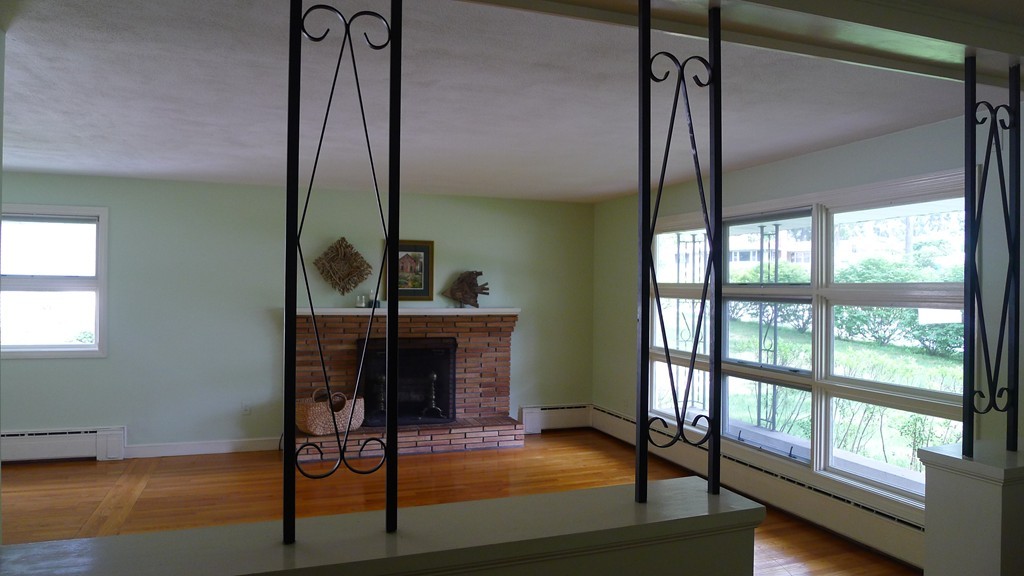 271 Newton Road Springfield, MA 01118 - Photo 8 of 30