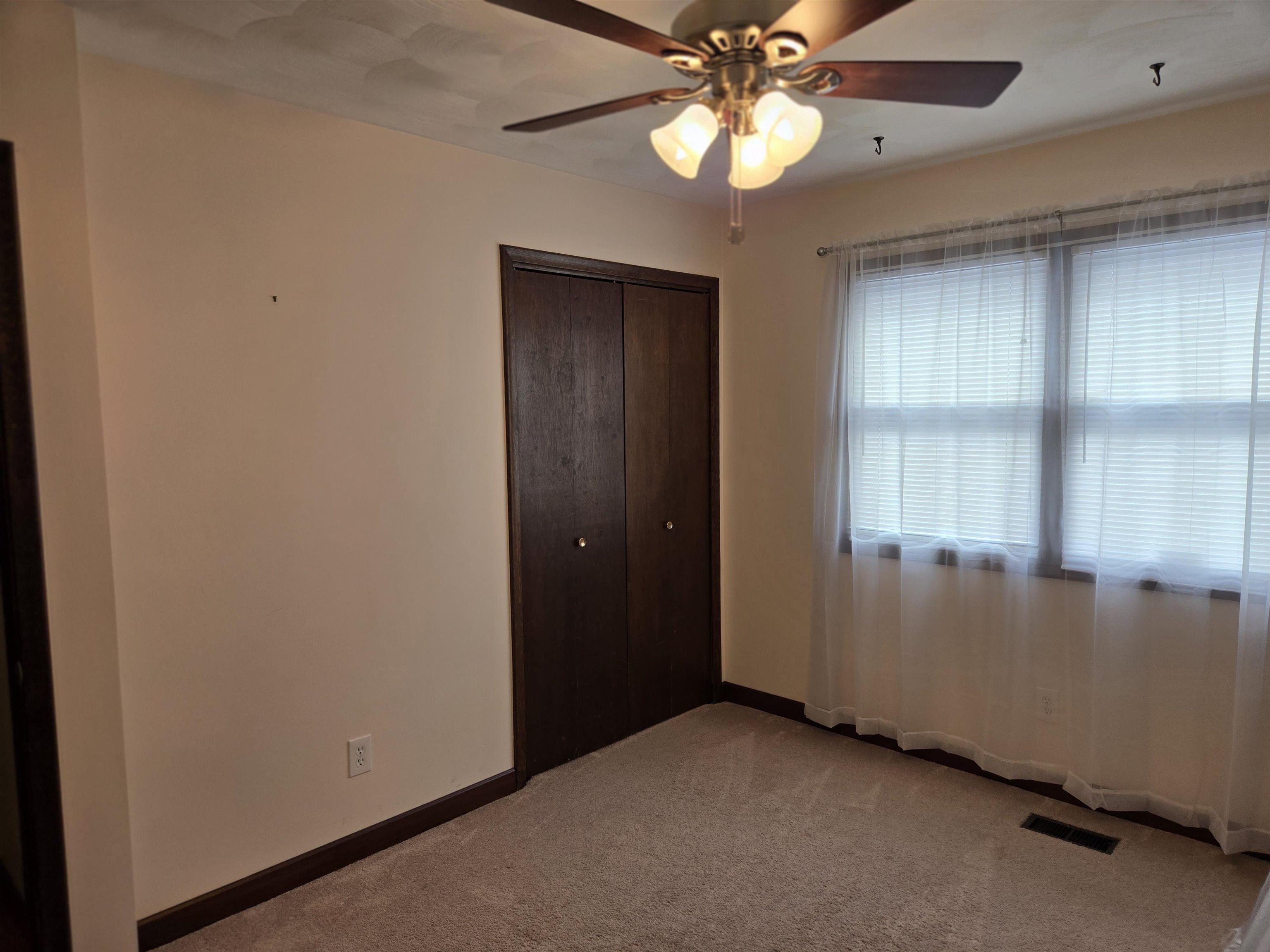 2838 Sunderland Road Lansing, MI 48911 - Photo 21 of 32 50195133-c091a2cf-2d81-4b57-a8c5-cdc17896e82f.JPG