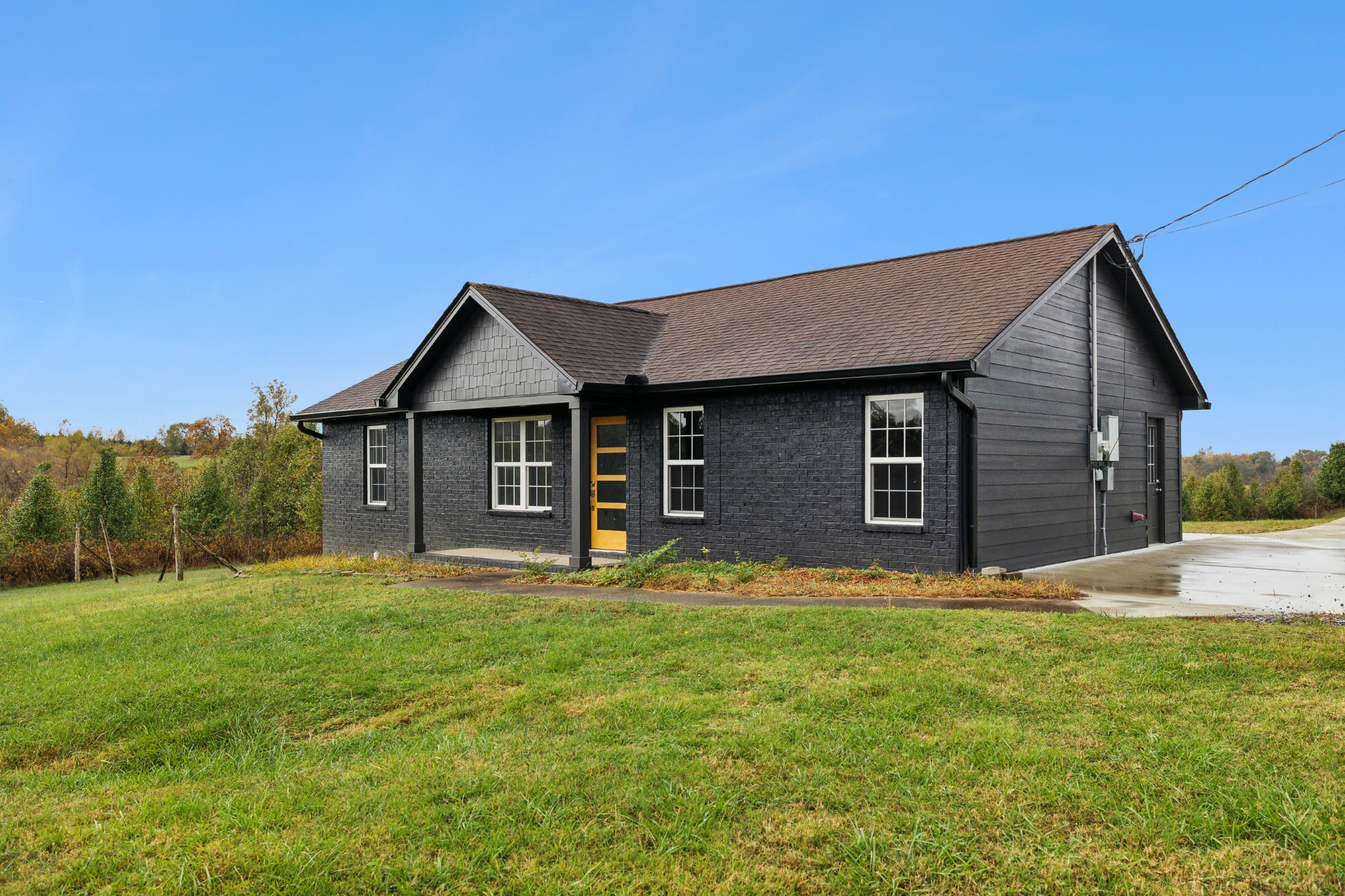 3772 Beasleys Bend Road Lebanon, TN 37087 - Photo 2 of 25 a front view of a house with a yard