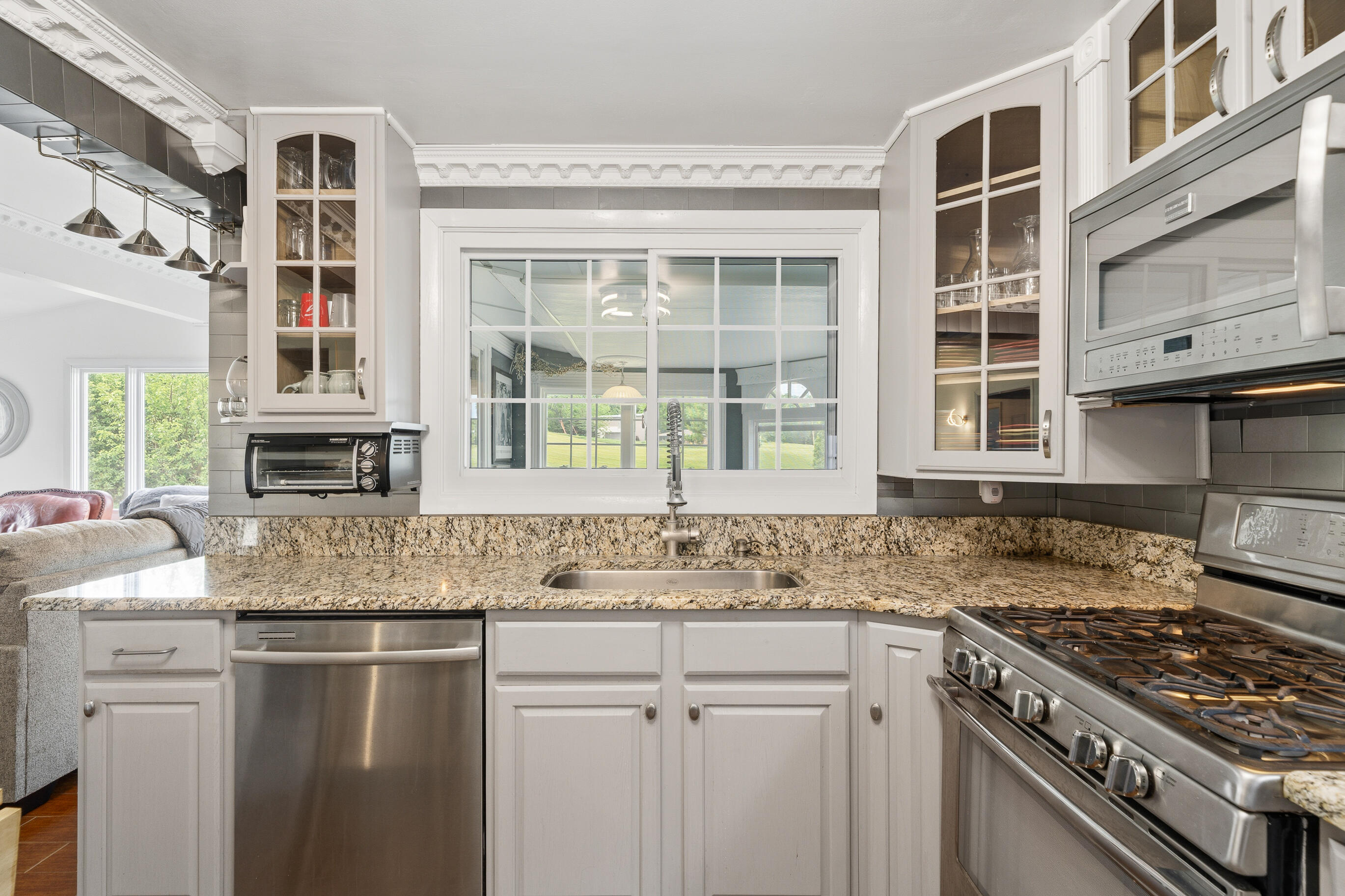 262 Castle Terrace Avenue Fontana, WI 53125 - Photo 16 of 38 Kitchen to Porch