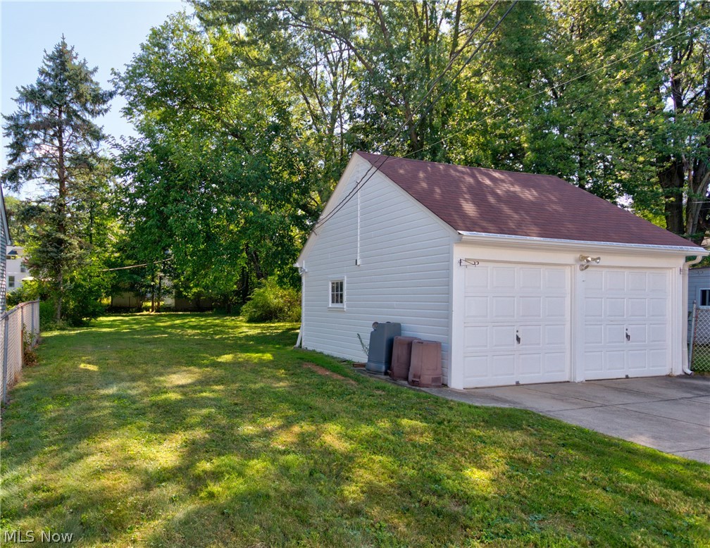 989 Woodview Road Cleveland, OH 44121 - Photo 23 of 25