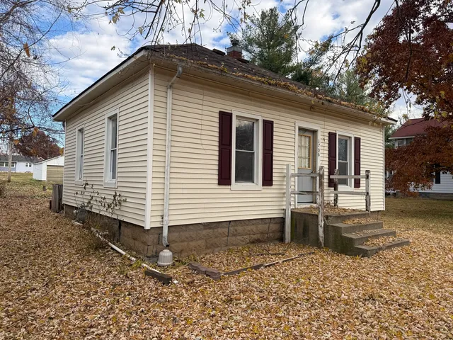 $42,000 | 1706 Erie Avenue, Savanna, IL 61074