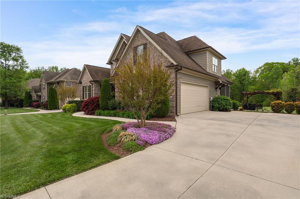 8935 Grove Park Drive Oak Ridge, NC 27310 - Photo 3 of 40
