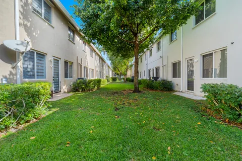 $429,999 | 21105 Northwest 14th Place, Unit 4, Miami Gardens, FL 33169
