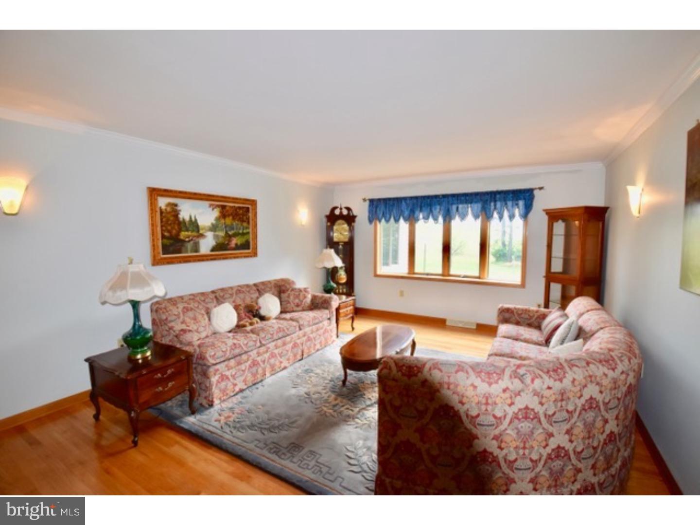 3228 Spring Valley Road Slatington, PA 18080 - Photo 11 of 25 Living Room