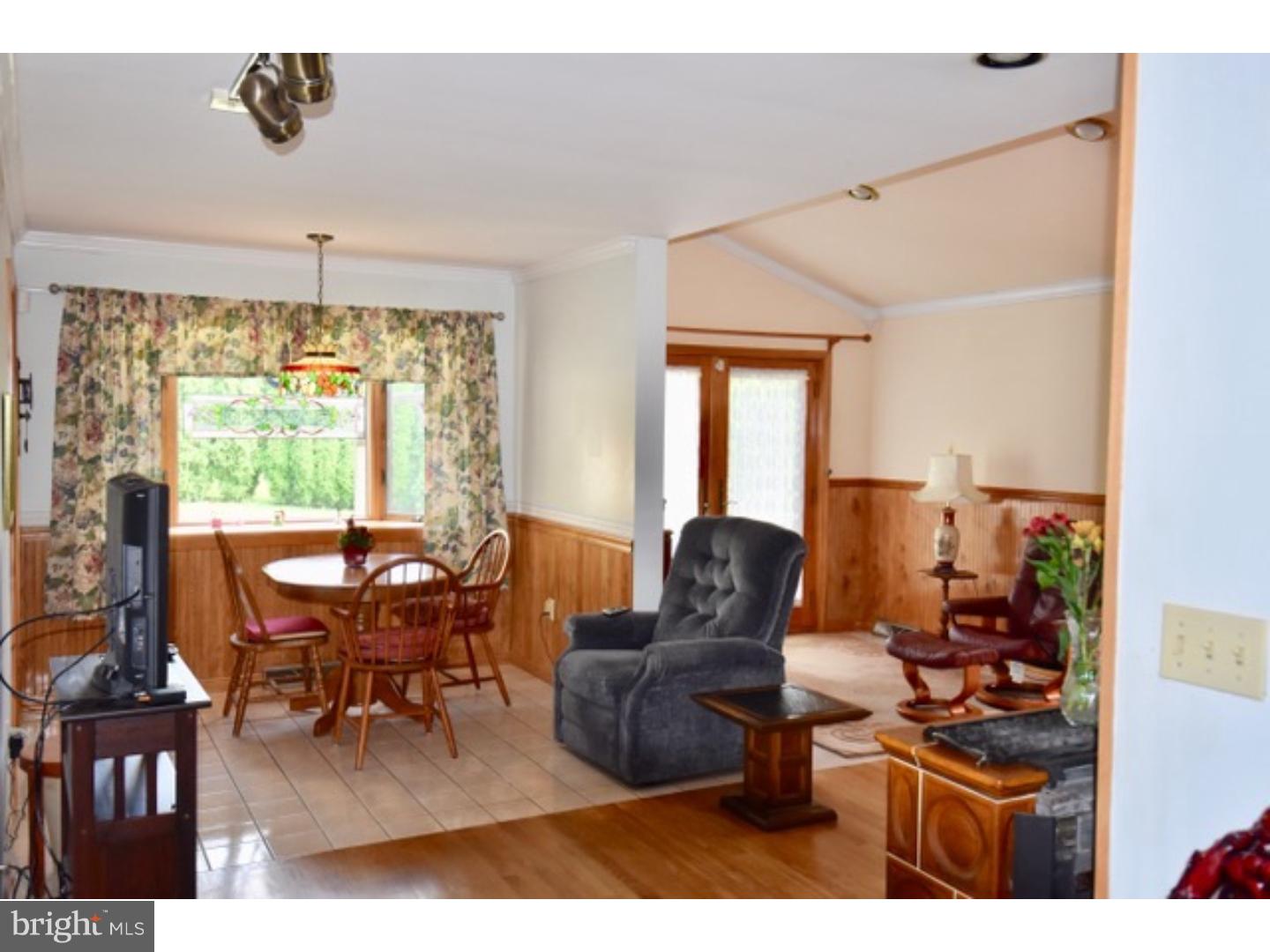 3228 Spring Valley Road Slatington, PA 18080 - Photo 10 of 25 Breakfast Room