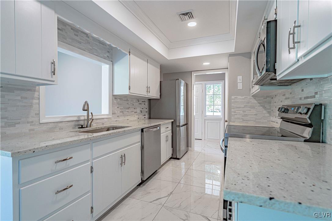 1426 Stoneridge Road Allentown, PA 18104 - Photo 17 of 50 Gallery Image 17