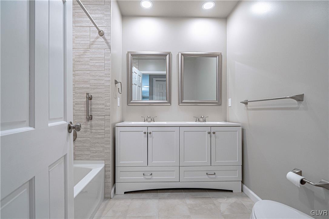 1426 Stoneridge Road Allentown, PA 18104 - Photo 33 of 50 Gallery Image 33