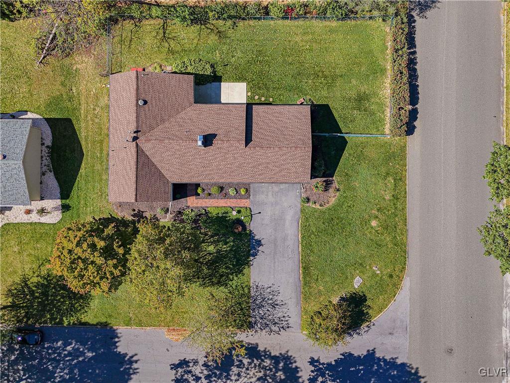 1426 Stoneridge Road Allentown, PA 18104 - Photo 7 of 50 Gallery Image 7