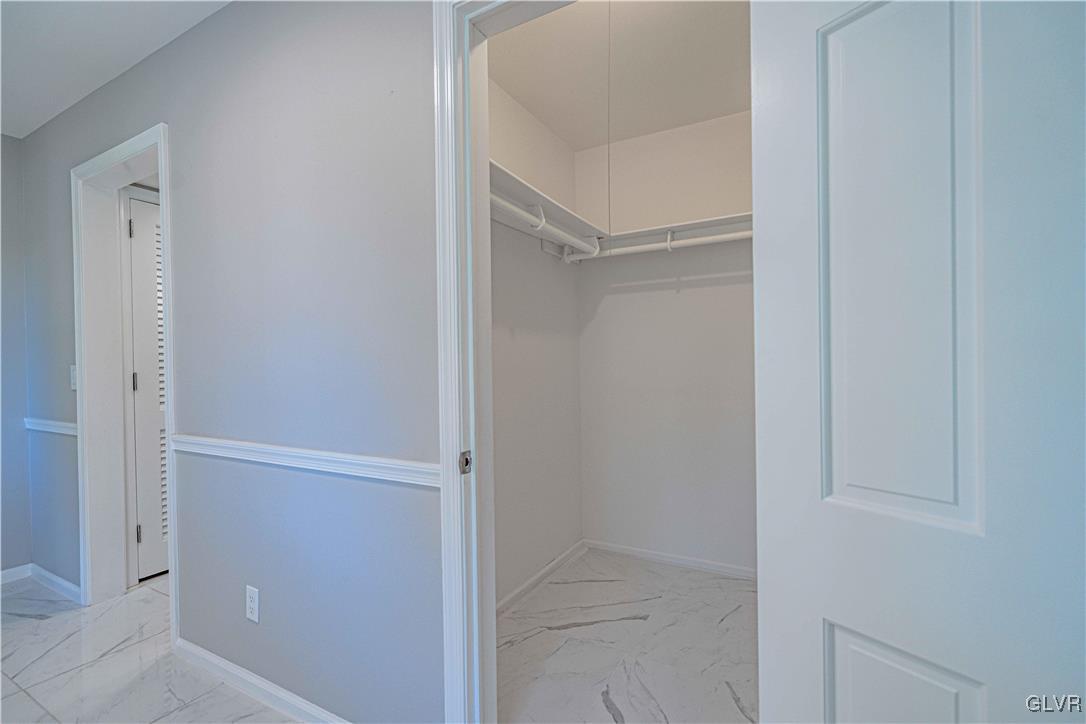 1426 Stoneridge Road Allentown, PA 18104 - Photo 10 of 50 Gallery Image 10