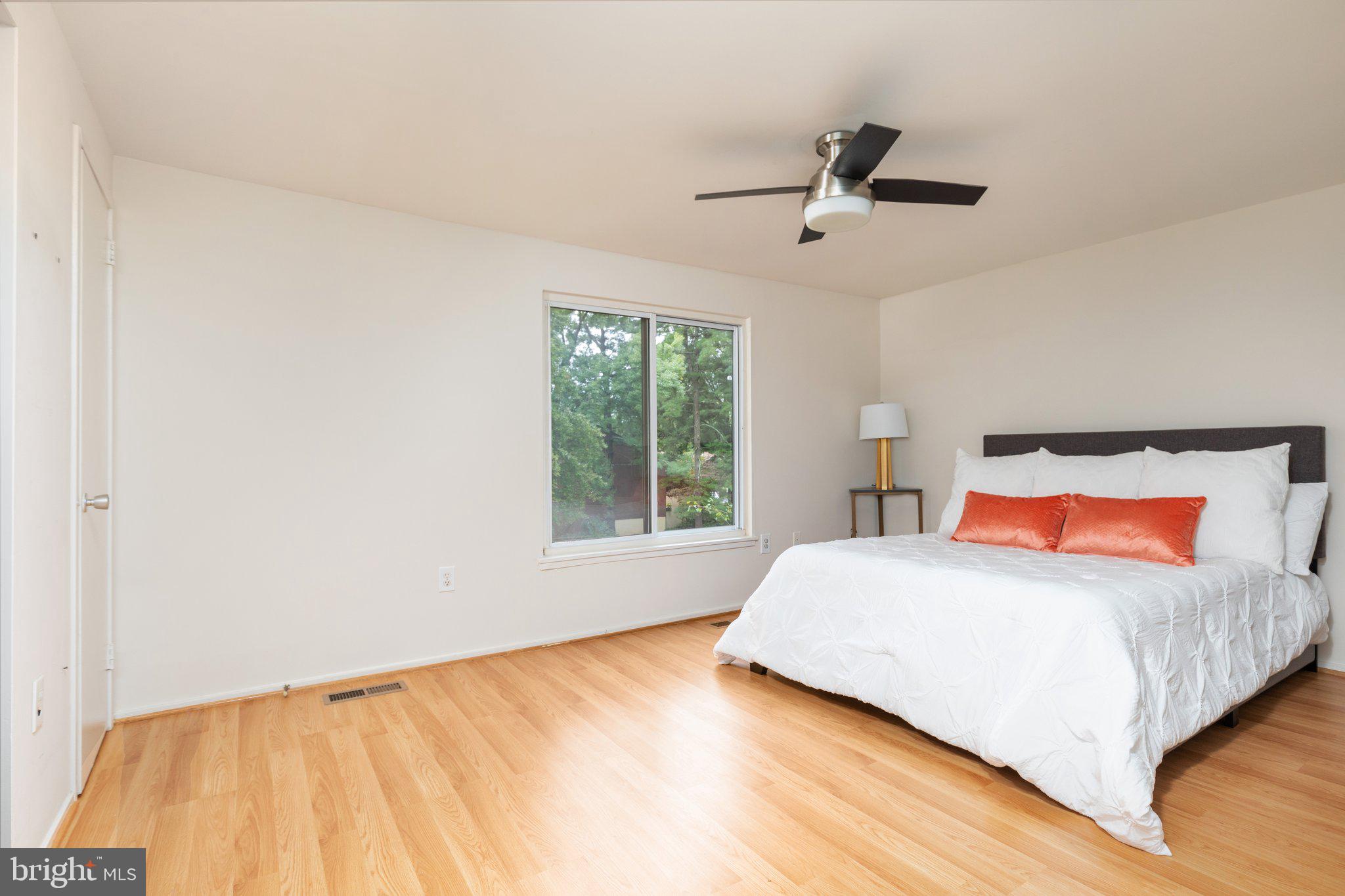 11098 Saffold Way Reston, VA 20190 - Photo 11 of 32