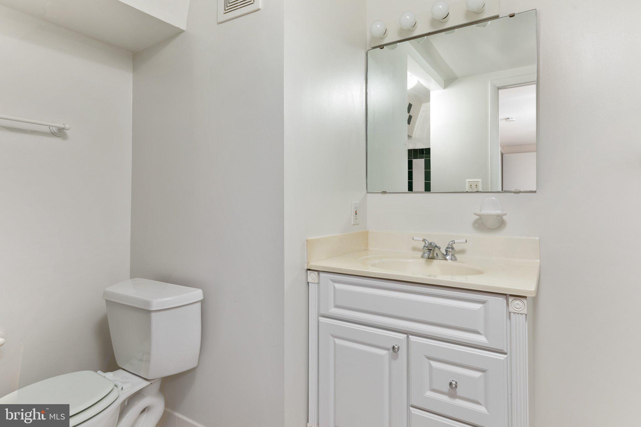 11098 Saffold Way Reston, VA 20190 - Photo 22 of 32