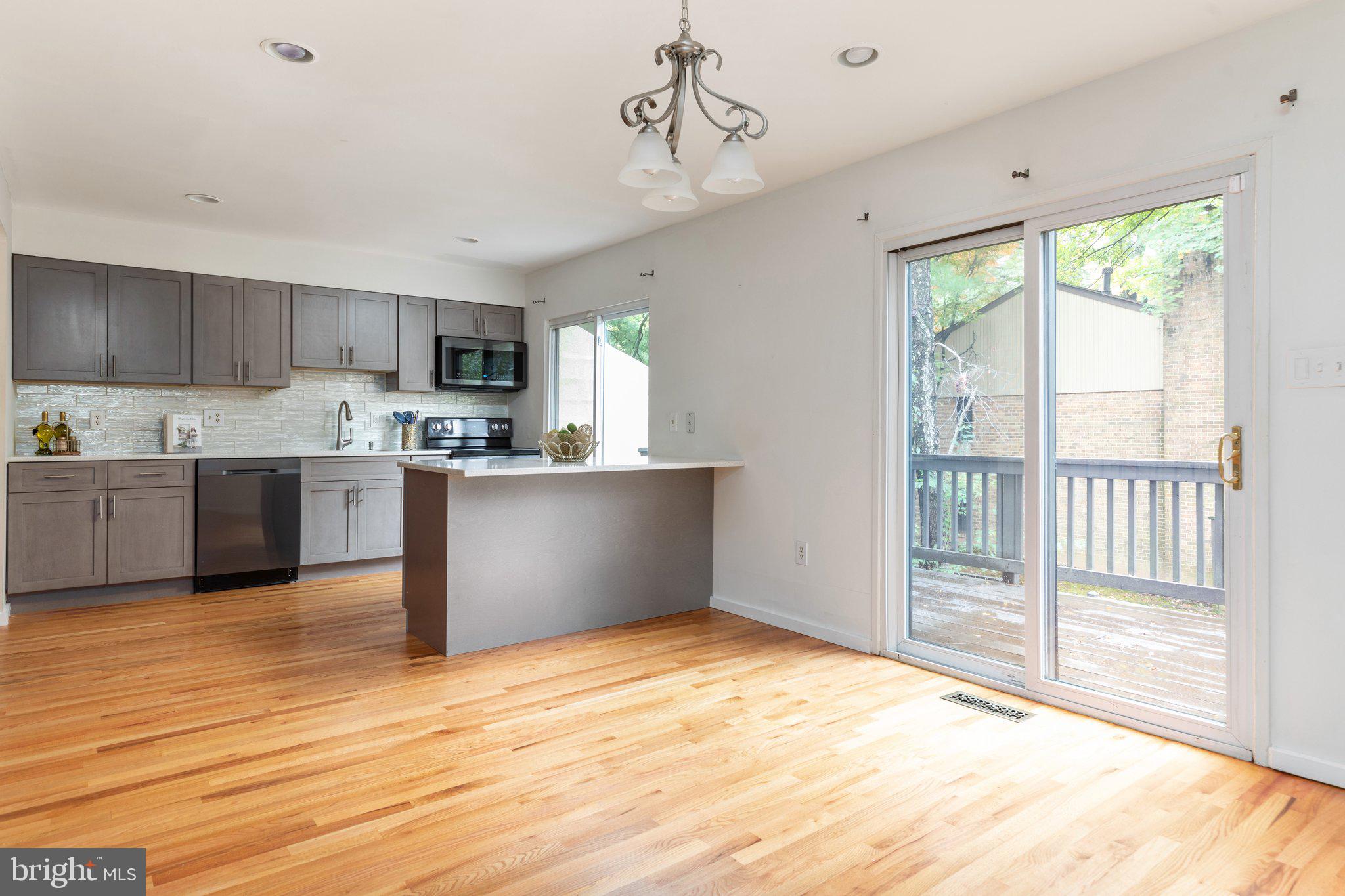 11098 Saffold Way Reston, VA 20190 - Photo 9 of 32