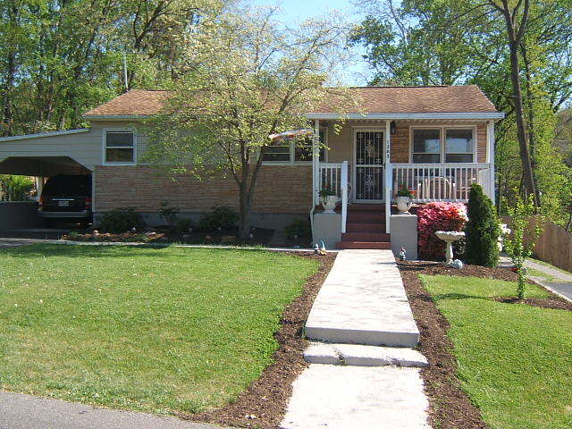 1383 Craig Robertson Road Southeast Roanoke, VA 24014 - Photo 1 of 40 Front of Home