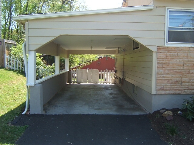 1383 Craig Robertson Road Southeast Roanoke, VA 24014 - Photo 26 of 40 Carport