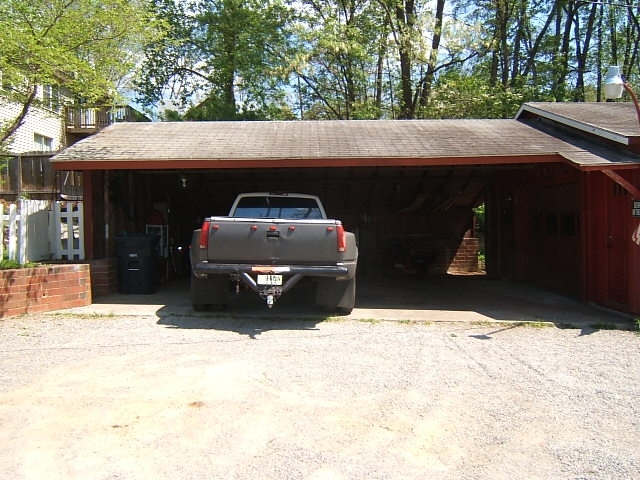 1383 Craig Robertson Road Southeast Roanoke, VA 24014 - Photo 31 of 40 Garage