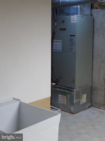 $629,000 | 5711 Crownleigh Court, Burke, VA 22015