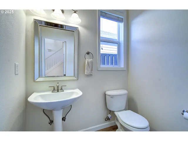 $685,000 | 17705 Northeast 25th Street, Vancouver, WA 98684