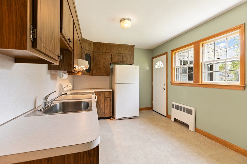 15 Magnolia Road Milton, MA 02186 - Photo 11 of 32