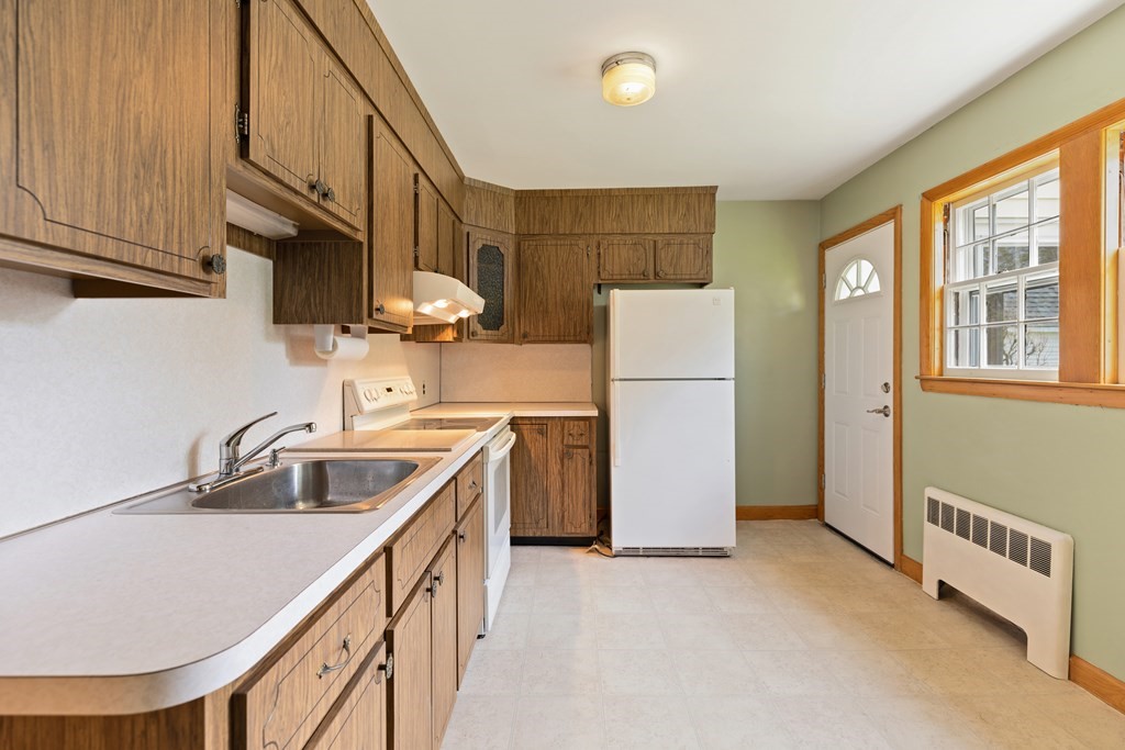 15 Magnolia Road Milton, MA 02186 - Photo 12 of 32