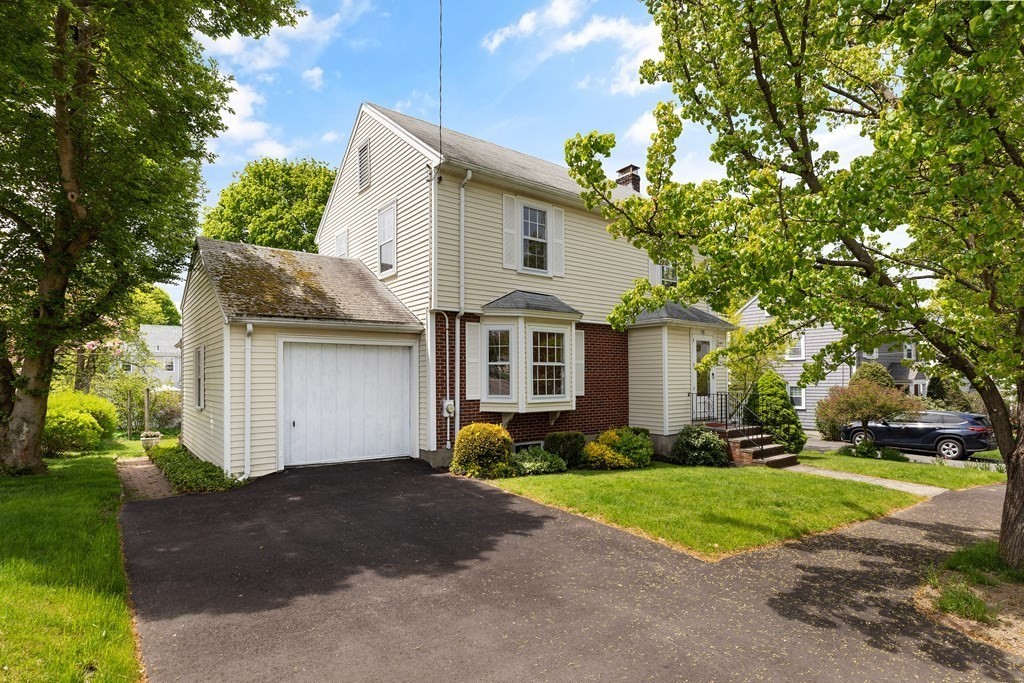 15 Magnolia Road Milton, MA 02186 - Photo 2 of 32