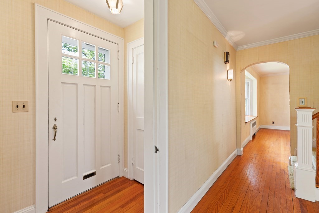 15 Magnolia Road Milton, MA 02186 - Photo 4 of 32