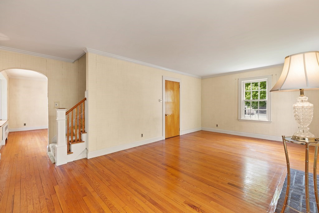 15 Magnolia Road Milton, MA 02186 - Photo 7 of 32