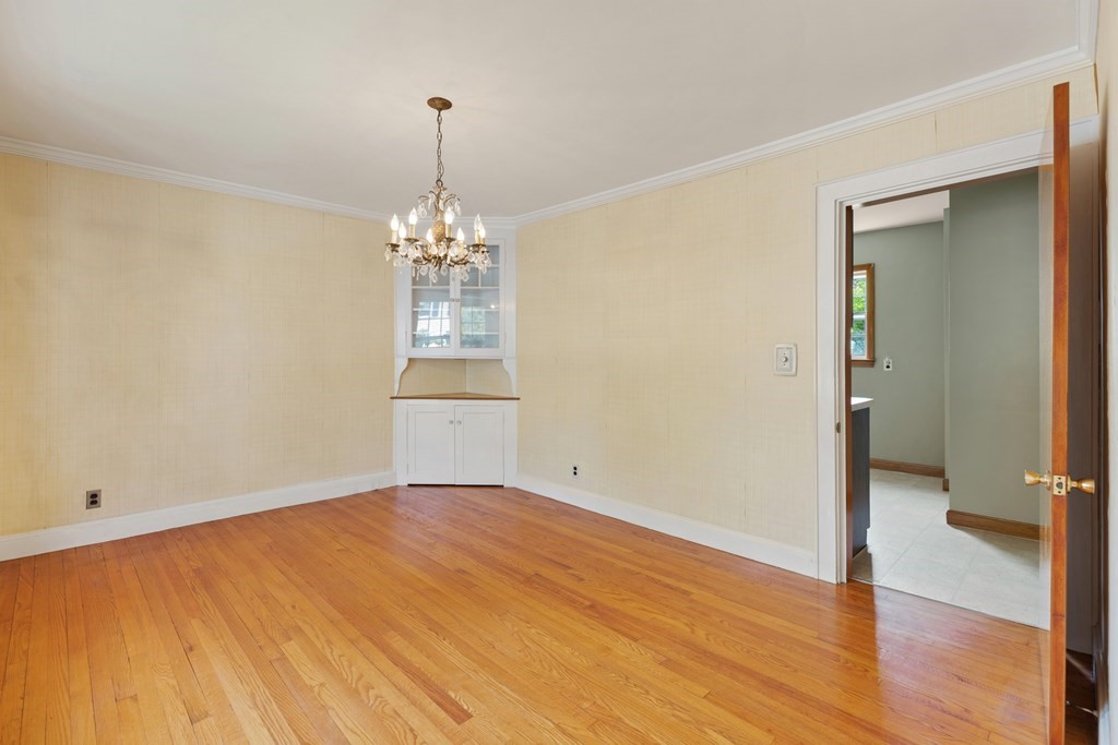 15 Magnolia Road Milton, MA 02186 - Photo 8 of 32