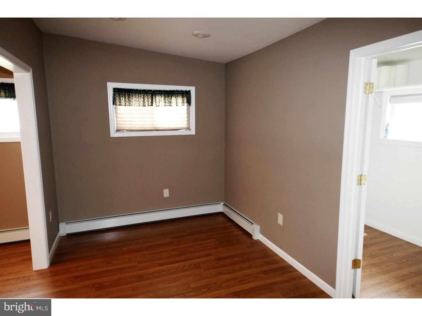 18 Goldengate Road Levittown, PA 19057 - Photo 15 of 25 Office / Study