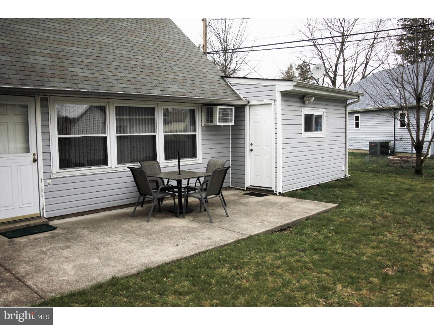 18 Goldengate Road Levittown, PA 19057 - Photo 4 of 25 Back Yard