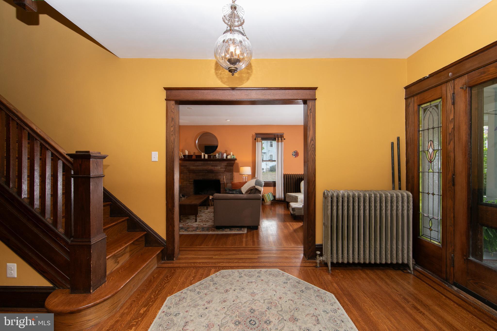 201 Chestnut Street Audubon, NJ 08106 - Photo 19 of 53 Entryway Front door / Living room