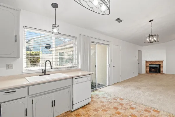 $399,000 | 2016 Zeeland Court, Modesto, CA 95356
