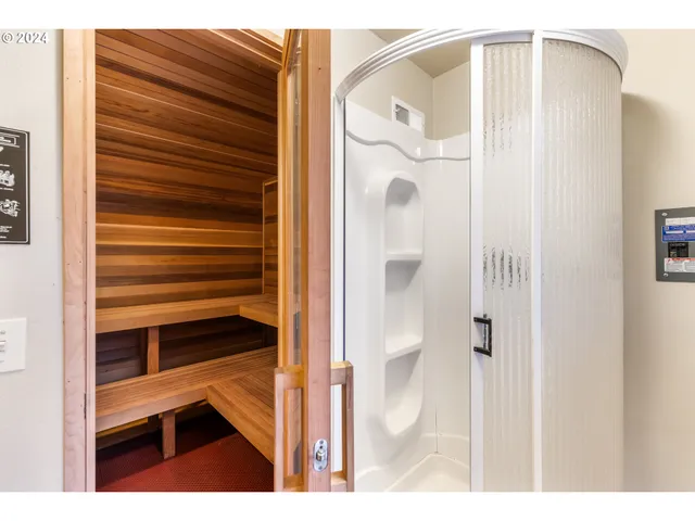 $1,295,000 | 58200 East Marmot Road, Sandy, OR 97055