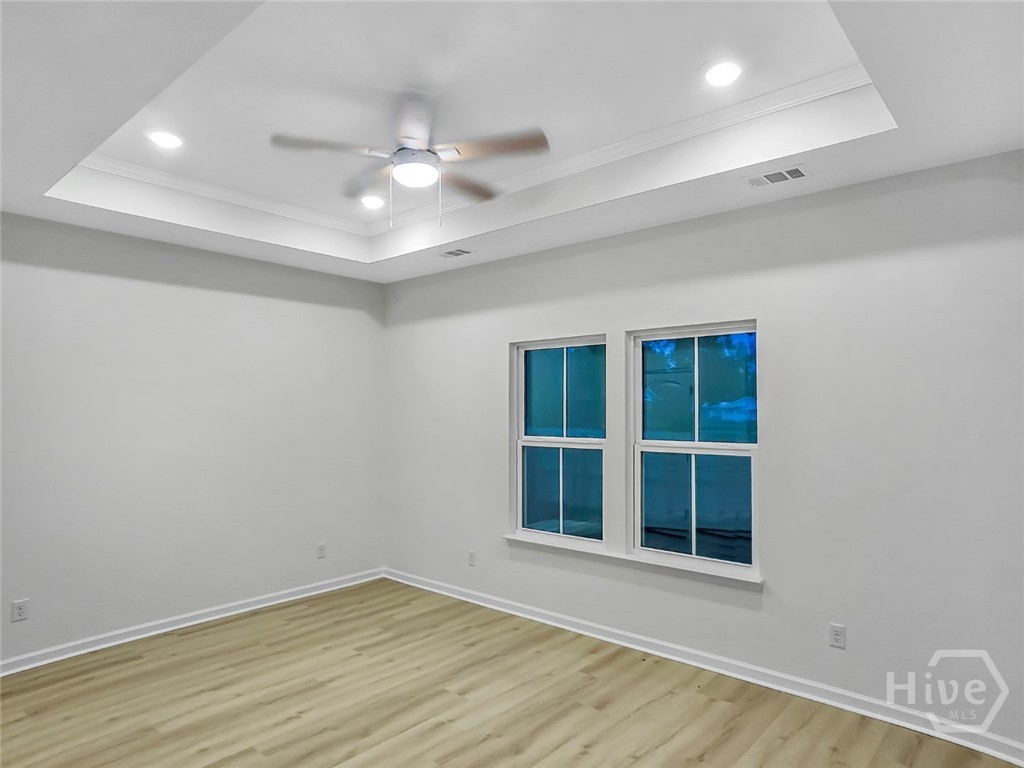 2003 Tuskegee Street Savannah, GA 31405 - Photo 16 of 32 WELCOMING LIVING AREA