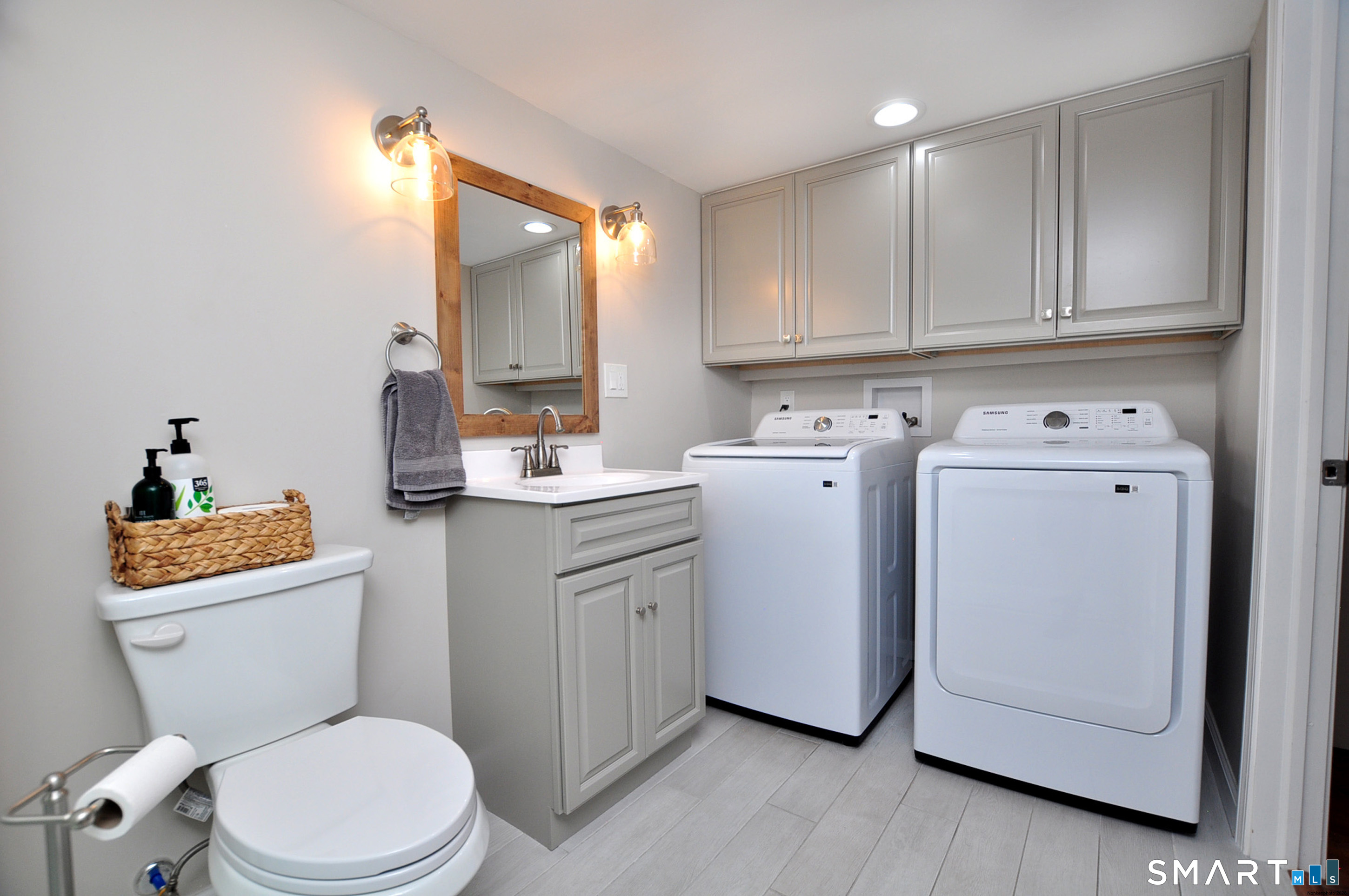 429 South Stone Street Suffield, CT 06093 - Photo 25 of 39