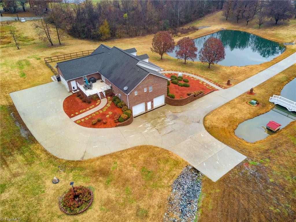 5785 Old Poole Road Archdale, NC 27263 - Photo 4 of 30 Gallery Image 4