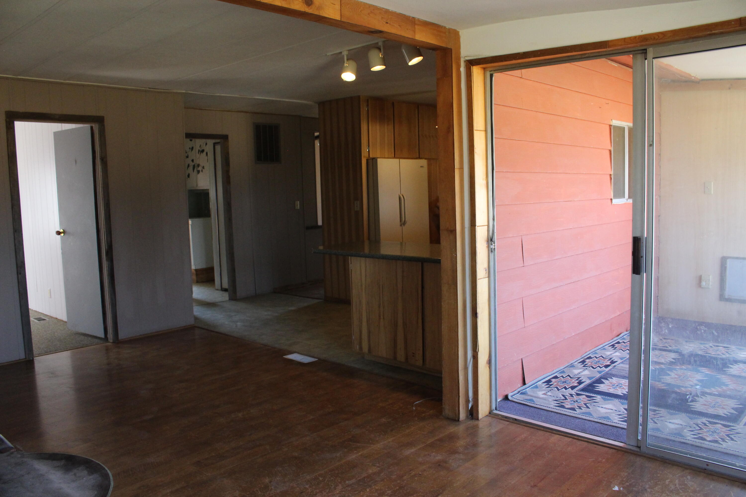 37291 Agency Lake Loop Road Chiloquin, OR 97624 - Photo 16 of 38 DINING