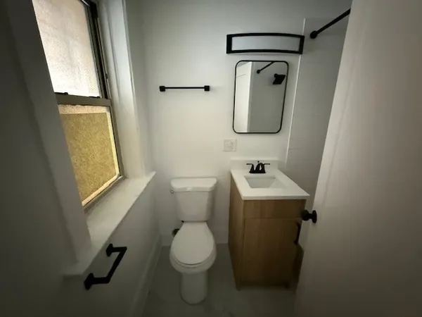 $2,195 | 6308 North Artesian Avenue, Unit 1, Chicago, IL 60659