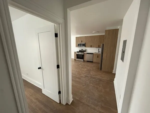 $2,195 | 6308 North Artesian Avenue, Unit 1, Chicago, IL 60659