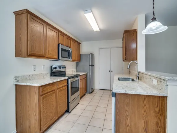 $2,150 | 2056 River Birch Lane, Rockwall, TX 75032